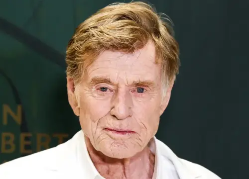 “Jane Fonda Honors Robert Redford: A Photographic Tribute to Their Lifelong Friendship”