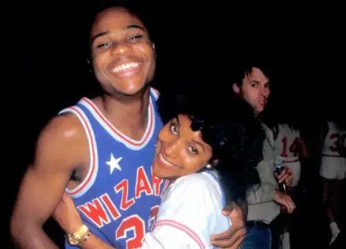 “Phylicia Rashad Pays Tribute to Malcolm-Jamal Warner at the 2025 Emmy Awards”