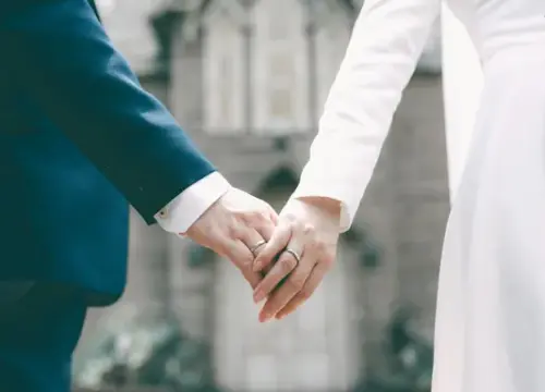 During the Cake Cutting, My Groom ‘Jokingly’ Pushed My Face into the Cake — I Was on the Brink of Tears Until My Brother Shocked the Crowd