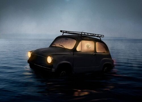 A Surprising River Discovery: He Found a Car and Called the Police, Who Were Stunned When They Arrived