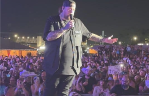 Jelly Roll Live in Florida 2025: When “Save Me” Turned Into a Tearful Confession, a Crowd’s Anthem, and a Rock ’n’ Roll Redemption.