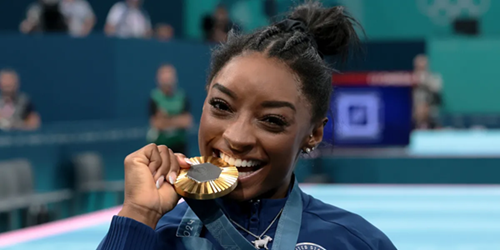 “After Enduring Years of Body Shaming, Simone Biles Embraces Her True Self — A 10-Photo Transformation Story”