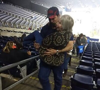 When My Husband Carried a Stranger — What He Did Warmed Everyone’s Soul