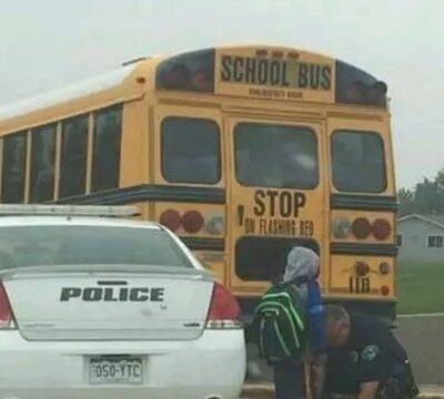 Police Officer’s Thoughtful Deed Leaves Witnesses Emotionally Moved