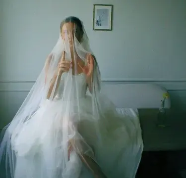 At my wedding, my birth father appeared just as my stepdad was walking me down the aisle — what happened next left everyone stunned.