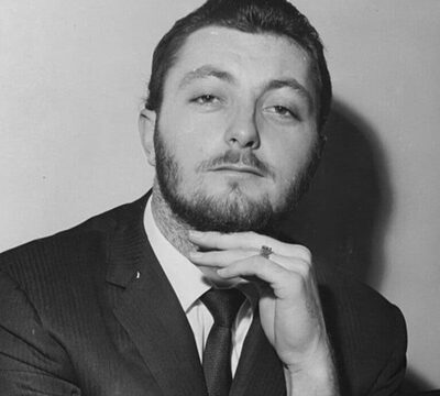 We are deeply saddened to announce the death of this much-loved actor.