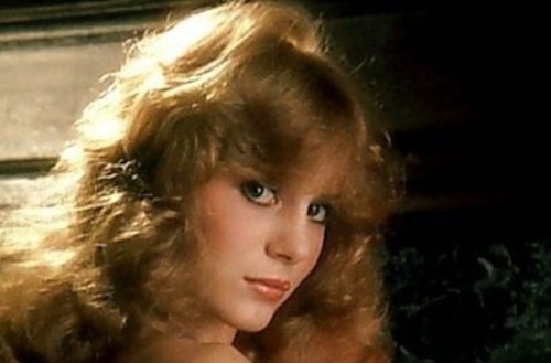 This Iconic Beauty from the ’80s & ’90s Turned Heads Everywhere — Can You Tell Who She Is?