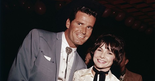 Lois Clarke and James Garner tied the knot only two weeks after they first met.