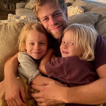 After Losing My Job, My Wife Walked Out on Me and Our Kids – Two Years Later, I Saw Her Crying in a Café