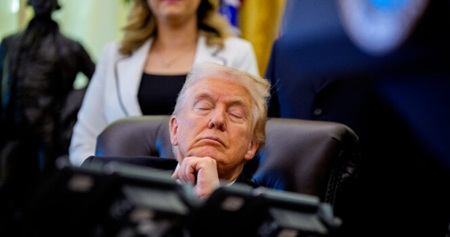 Trump Ridiculed as ‘Dozy Don’ Following Photo – White House Fires Back Sharply