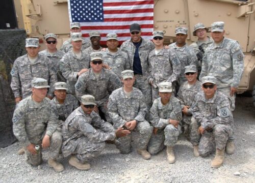 Toby Keith’s Unmatched Legacy: Honoring a Country Music Icon Who Performed for 250,000 Troops Across 18 USO Tours