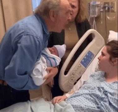 “You’re Lying!” – Grandpa Holds His Grandson at Birth and Points at Daughter-in-Law in Shock