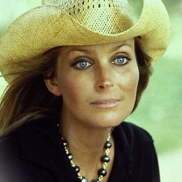 Those eyes… Who remembers this stunning beauty? Once a superstar — now she celebrates her 67th birthday.