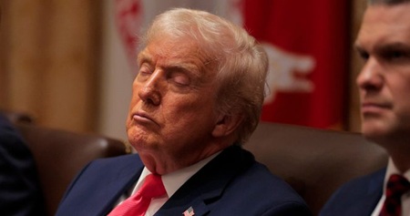 ‘Commander in Sleep’ Trends After Trump Appears to Fall Asleep at Cabinet Meeting