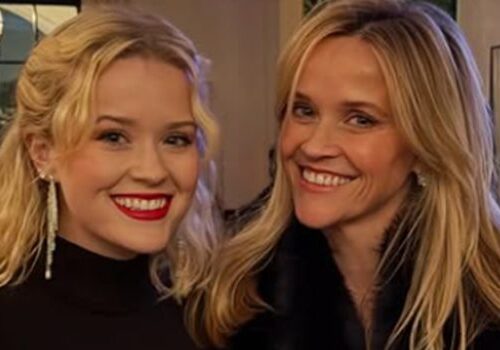 Fans notice the same thing in Reese Witherspoon’s holiday photo with her daughter Ava Phillippe.